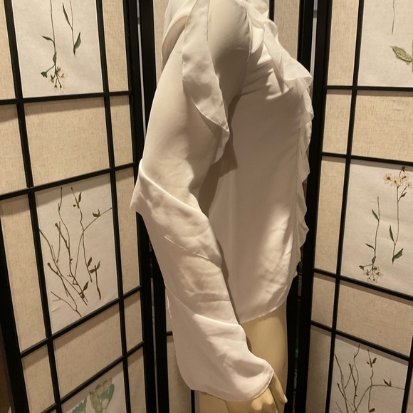 White House Black Market Ruffle Trimmed Blouse with Trumpet Sleeves Size 0 - Picture 4 of 9